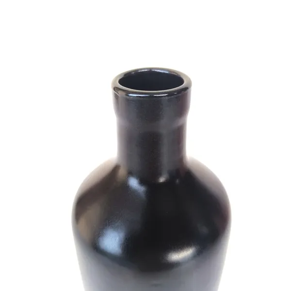 Minimalist_Pink_Ceramic_Vase_â€“_Modern_Decorative_Accent