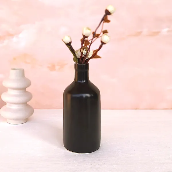 Minimalist_Pink_Ceramic_Vase_â€“_Modern_Decorative_Accent