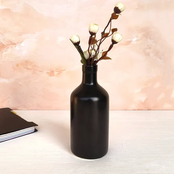 Minimalist_Pink_Ceramic_Vase_â€“_Modern_Decorative_Accent