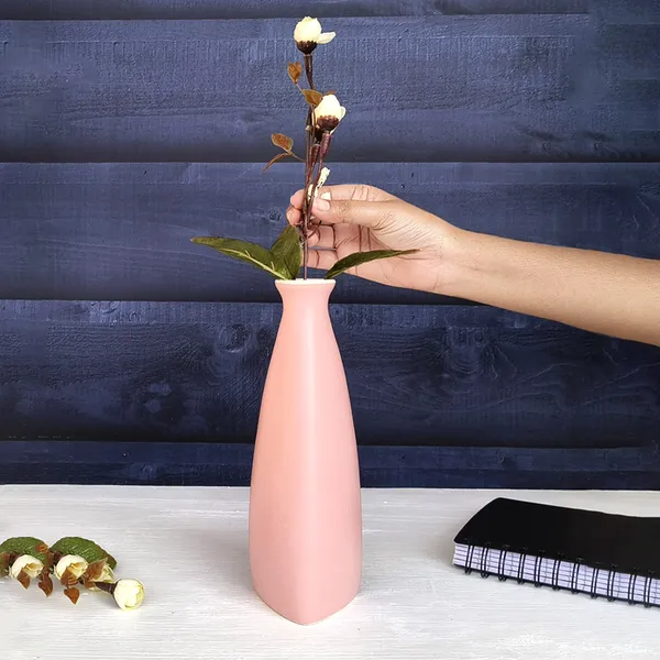 Minimalist_Pink_Ceramic_Vase_â€“_Modern_Decorative_Accent