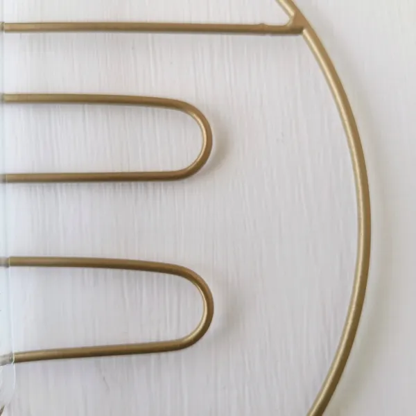 Minimalist_Wall-Mounted_Test_Tube_Vase