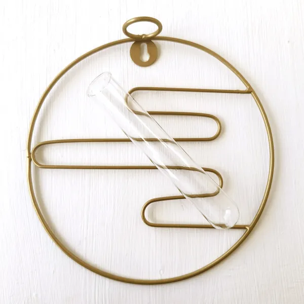Minimalist_Wall-Mounted_Test_Tube_Vase