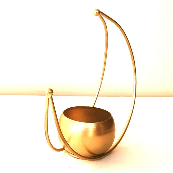 Golden_Moon_Shaped_Planter_For_Home_And_Office_Decor_Flower_Pot