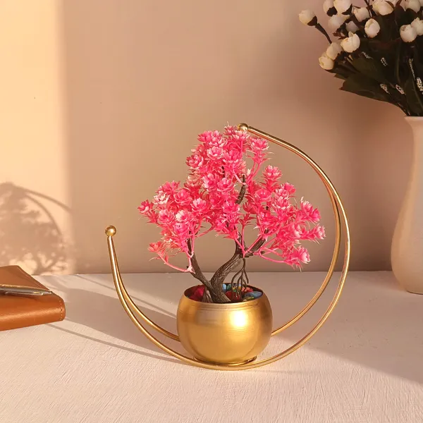 Golden_Moon_Shaped_Planter_For_Home_And_Office_Decor_Flower_Pot