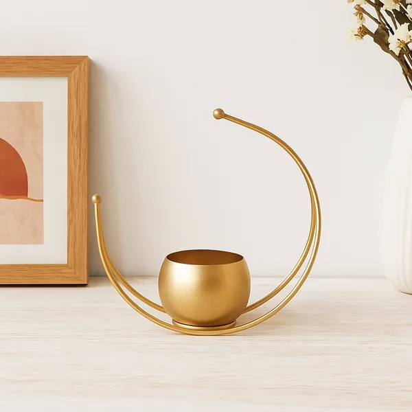 Golden_Moon_Shaped_Planter_For_Home_And_Office_Decor_Flower_Pot