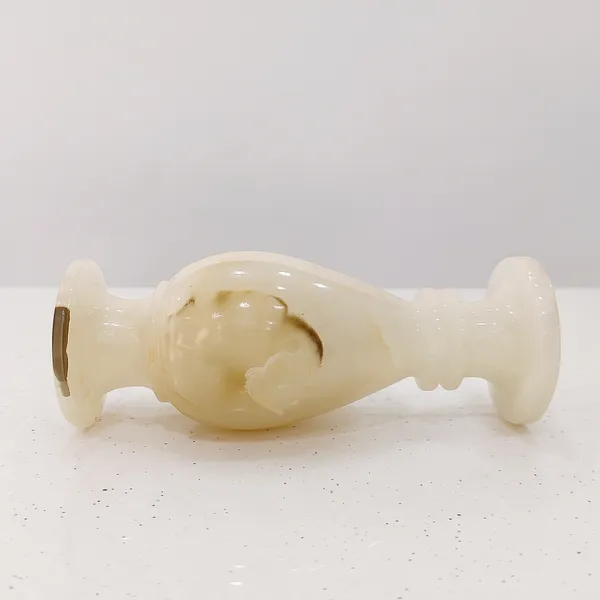 Luxurious_White_Marble_Vase