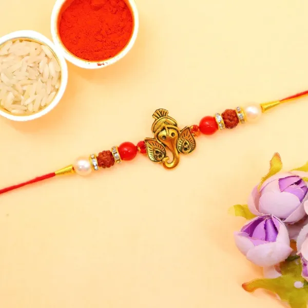 Raksha_Bandhan_Gift_Set_with_Chocolates