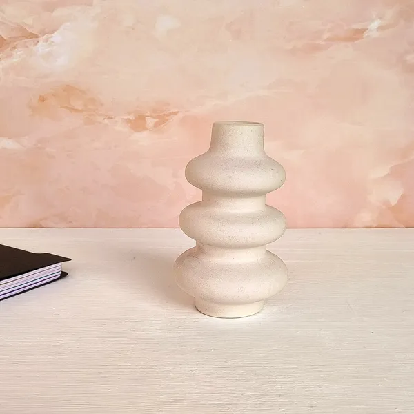 The_Ripple_Curve_Ceramic_Vase