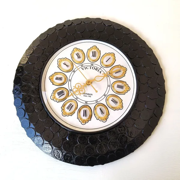 Victoria_Crown_Timepiece_Wall_Clock_-_Coin_Based_Design