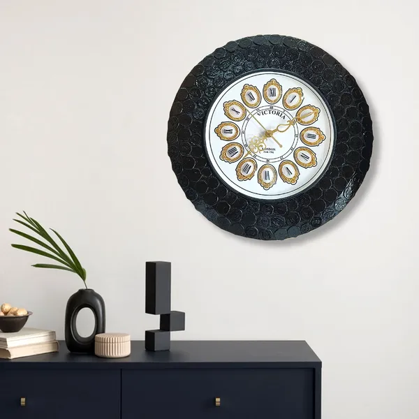 Victoria_Crown_Timepiece_Wall_Clock_-_Coin_Based_Design