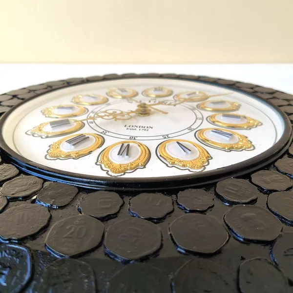 Victoria_Crown_Timepiece_Wall_Clock_-_Coin_Based_Design
