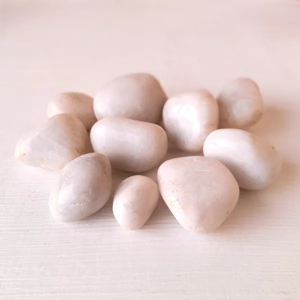 White_Jade_Stones_Big_-_A_Symbol_of_Serenity_and_Elegance