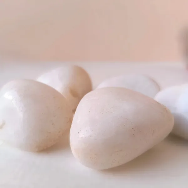White_Jade_Stones_Big_-_A_Symbol_of_Serenity_and_Elegance