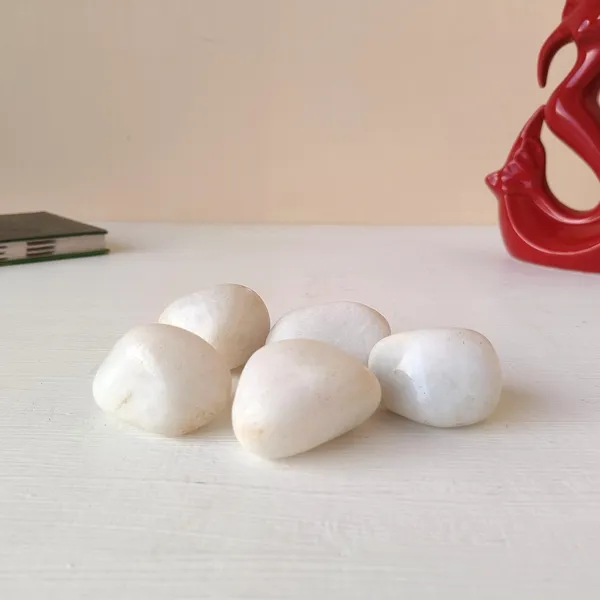 White_Jade_Stones_Big_-_A_Symbol_of_Serenity_and_Elegance