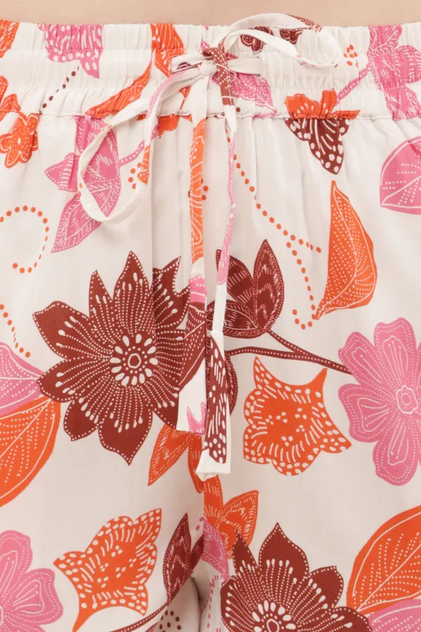 Pink_Leaf_Printed_Lounge_Shorts_For_Women