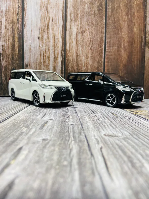 Vellfire_1:32_Die-Cast_Model_Car_|_Pull_Back_Action_with_Lights_&_Music_|_Premium_Miniature_MPV_for_Kids_&_Collectors