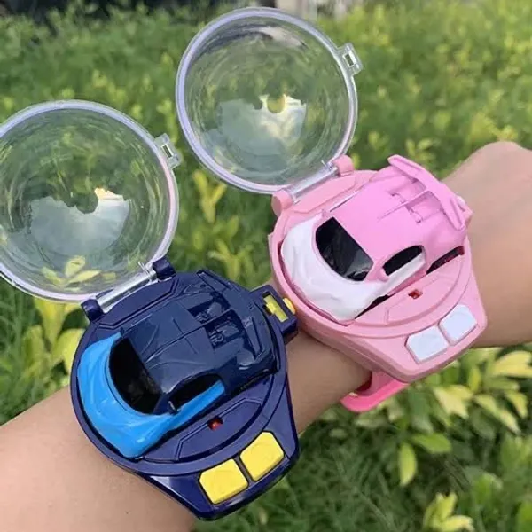 Remote_Control_Car_Watch_–_Mini_Racing_Car_on_Your_Wrist