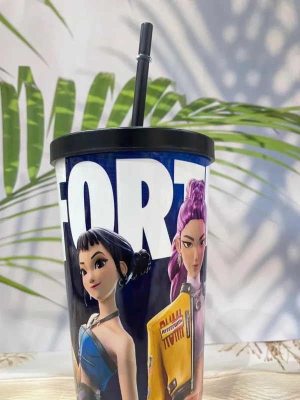 K-Pop_Idol_Printed_Sipper_Bottle_|_Stylish_Straw_Tumbler_for_Fans