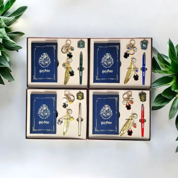 Harry_Potter_Premium_Diary_Gift_Set_|_Journal,_Pen,_Bookmark,_Keychain_&_House_Badge_[_1_set_]