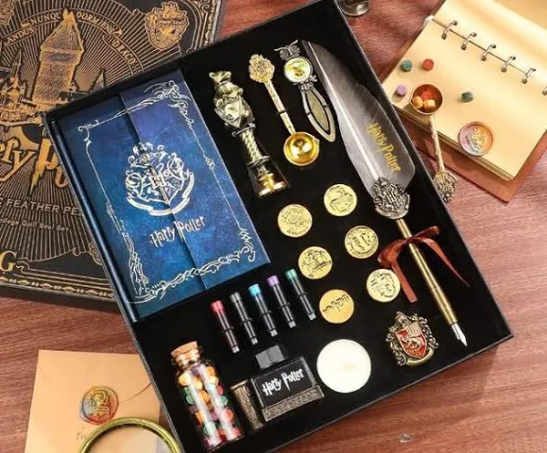 Harry_Potter_Wizard's_Collector_Gift_Box