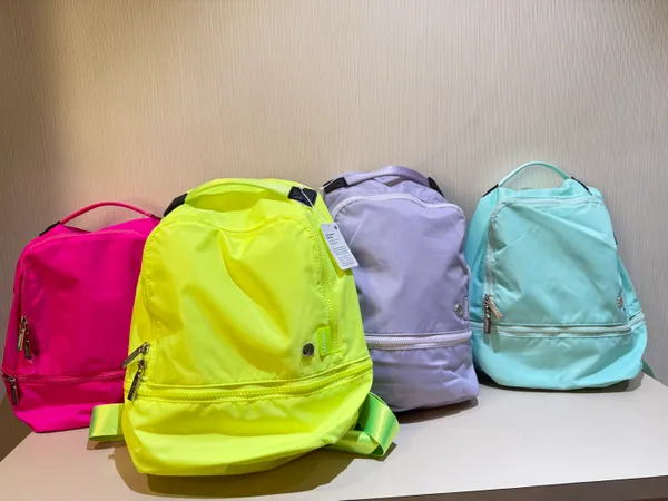 Lululemon_Travel_Bagpack