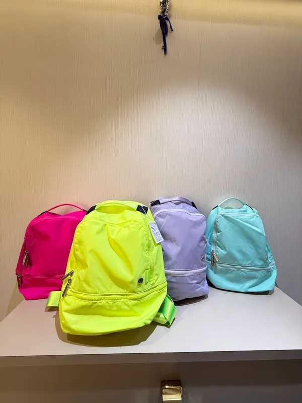 Lululemon_Travel_Bagpack