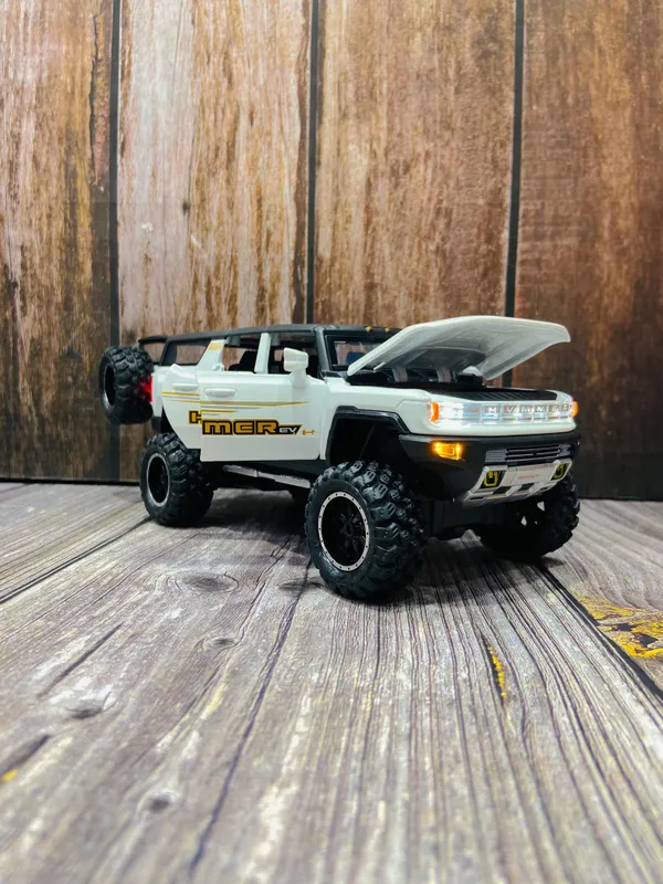 Hummer_1:32_Die-Cast_Pull_Back_Toy_Car_|_With_Lights_&_Music_|_Premium_Collectible_SUV_Model_for_Kids_&_Gifting
