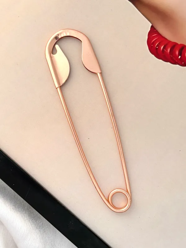 Rose_Gold_Safety_Pin_Hair_Clip_–_Elegant_Bun_&_Updo_Hair_Accessory