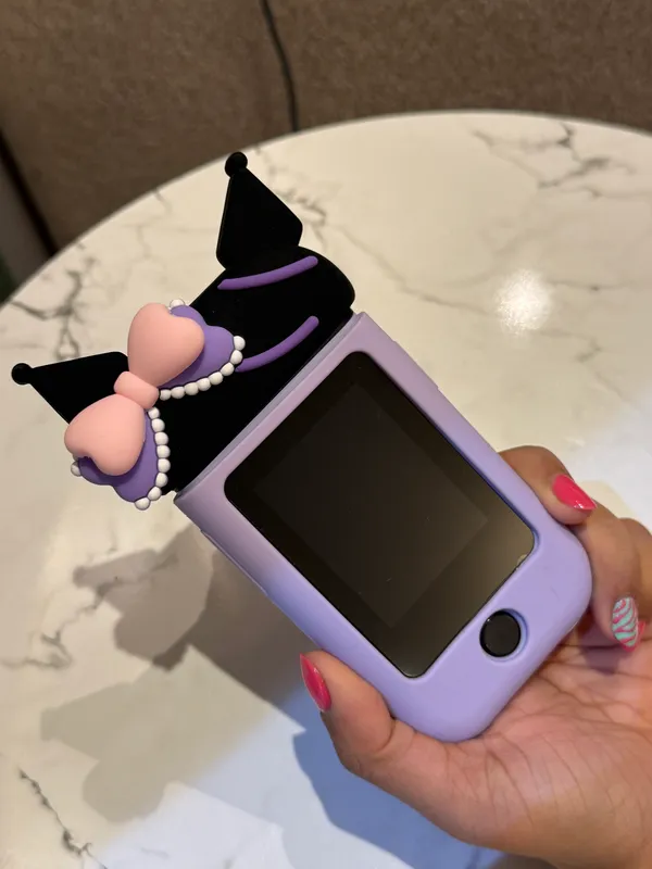 Kids_Smart_Phone_Camera_with_Front_&_Back_Camera,_Games,_Music,_Alarm_&_More_All-in-One_Fun_Gadget