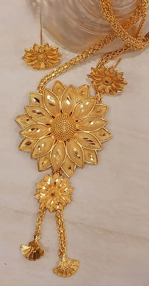 Purabi_Jewels_Elegant_Gold_Plated_Dalia_Flower_Design_Tie_Chain_Necklace_With_Matching_Earrings_For_Women_Girls