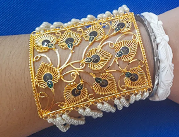 Multicolor_&_Gold_Brass_Gold-Plated_Bracelet_For_Women_&_Girls