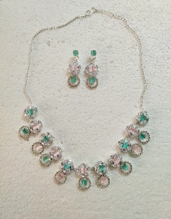 Gold_Alloy_Gold-Plated_Earring_&_Necklace_Set_For_Women_&_Girls