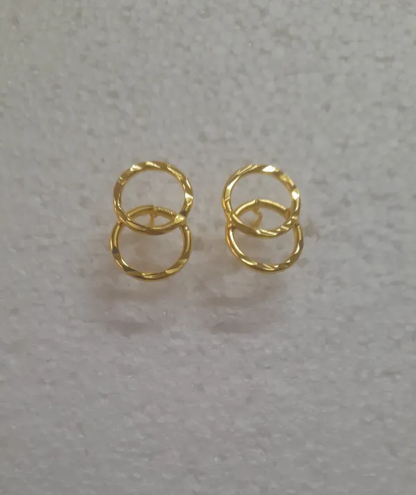 Gold_Brass_Gold-Plated_Trending_Audi_Design_Pearl_Earring_&_Necklace_Set_For_Women_&_Girls