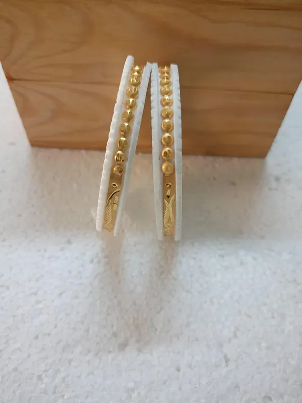 Purabi_Jewels_Original_Shakha_Badhano_Bandhani_With_Gold_Plating_Motor_Design_For_Women_Yellow_Gold_Pola_Bangles_Gold_Handmade_Chudi_Wedding_Chooda_For_Women_Set_Of_2pcs_6mm_Broad_White