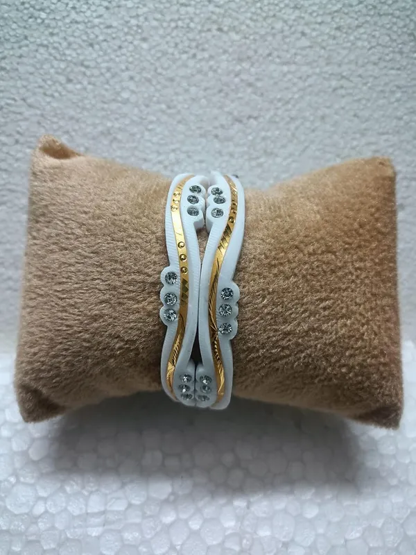 Purabi_Jewels_Golden_Wave_Design_Original_Shakha_Badhano_Bandhani_With_Stone_And_Gold_Plating_For_Women_Yellow_Gold_Pola_Bangles_Set_Of_2pcs_6mm_Broad_White