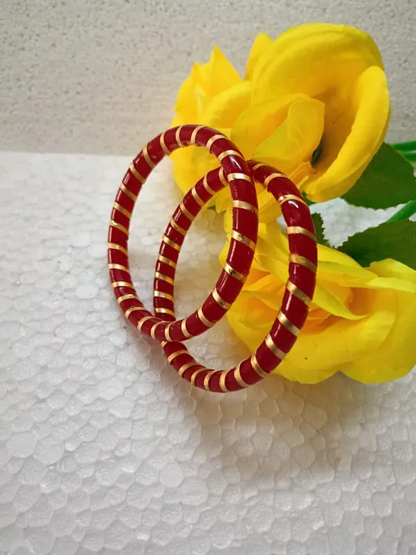 Purabi_Jewels_Handmade_Pola_Bangles_Red_Gold_For_Women_Chooda_Churas_For_Married_Women_Spiral_Gold_Stripes_Set_Of_2_Traditional_Design