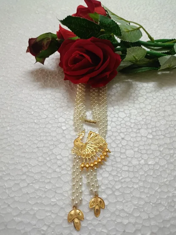 Purabi_Jewels_Traditional_Gold_Plated_Peacock_Pendant_Pearl_Necklace_For_Women_Multi_Strand_White_Pearl_Mala_With_Engraved_Leaf_Gold_Pendant_And_Dangles