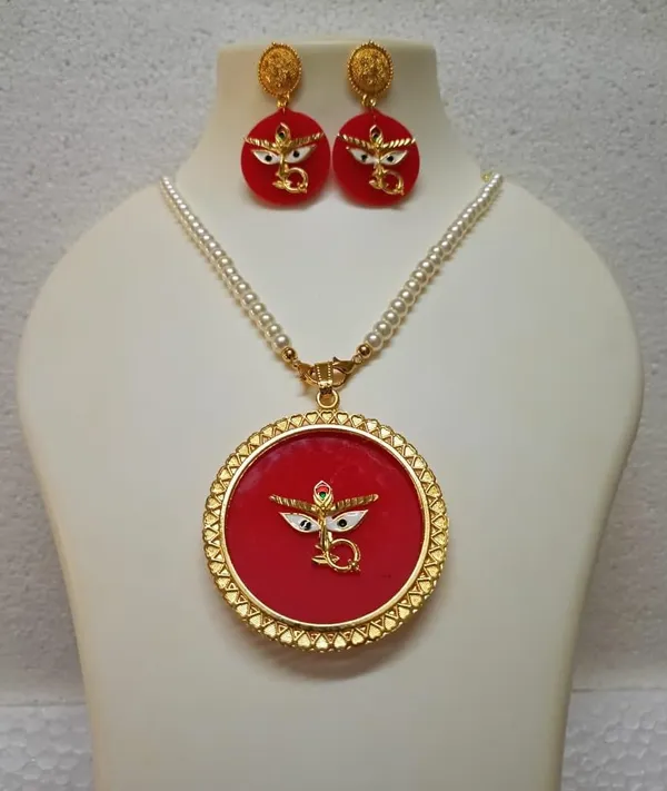 Purabi_Jewels_Gold_Plated_Maa_Durga_Pola_Pendant_Pearl_Necklace_Set