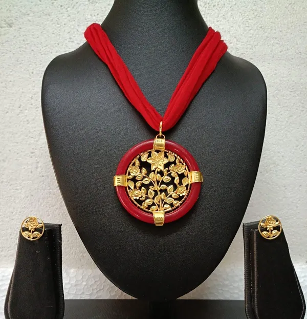 Purabi_Jewels_1_Gram_Gold_Plated_Floral_Red_Pola_Necklace_Set_With_Earrings_Bengali_Ethnic_Style_Choker_Length_Women_Girls_Flower_Design