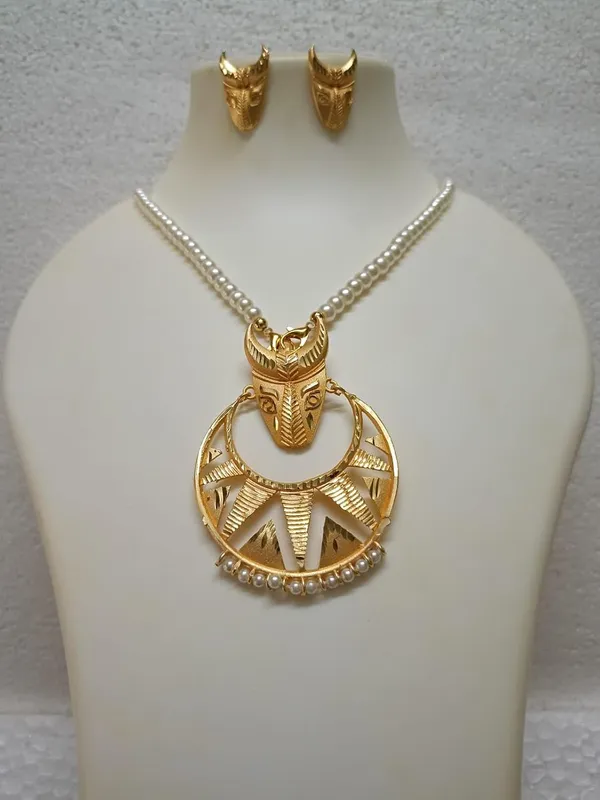 Purabi_Jewels_Gold_Forming_Deer_Motif_Pearl_Necklace_Set_Hiron_Motif_Pendant_Pearl_Beaded_Chain_Matching_Earrings_Tassel_Closure_Festive_Bridal_Wear