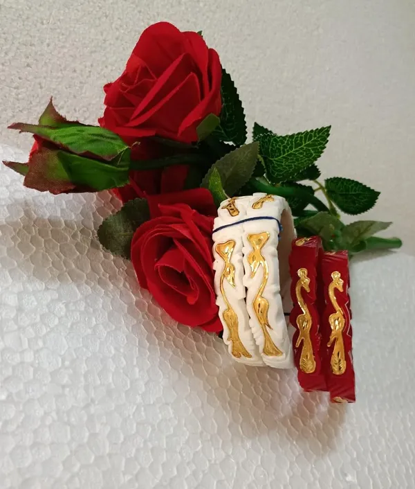 Purabi_Jewels_Original_Shakha_Pola_Badhano_Bangle_Set_Red_White_With_Gold_Plated_Peacock_and_Butterfly_Design