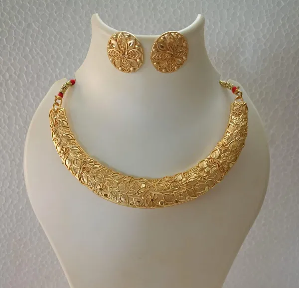 Purabi_Jewels_Gold_Plated_Hasli_Necklace_Set_For_Women_Trendy_Boho_Ethnic_Jewelry