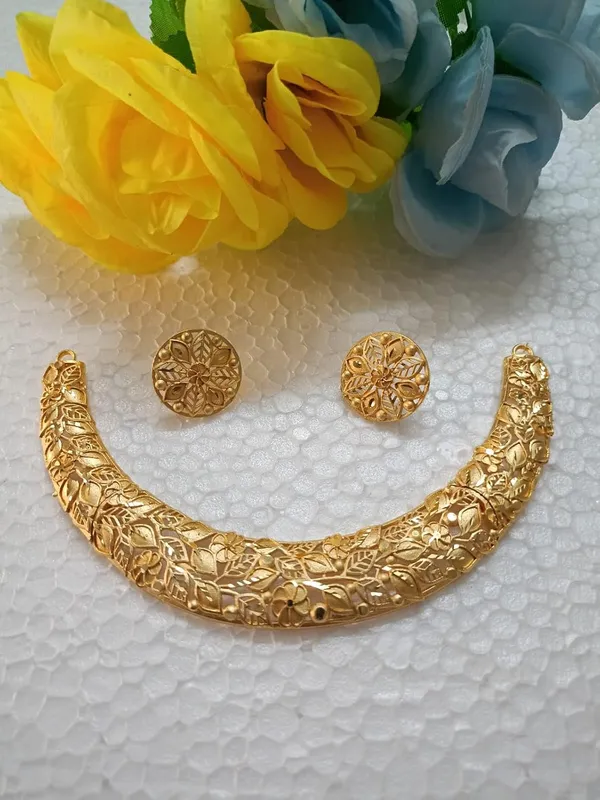 Purabi_Jewels_Gold_Plated_Hasli_Necklace_Set_For_Women_Trendy_Boho_Ethnic_Jewelry