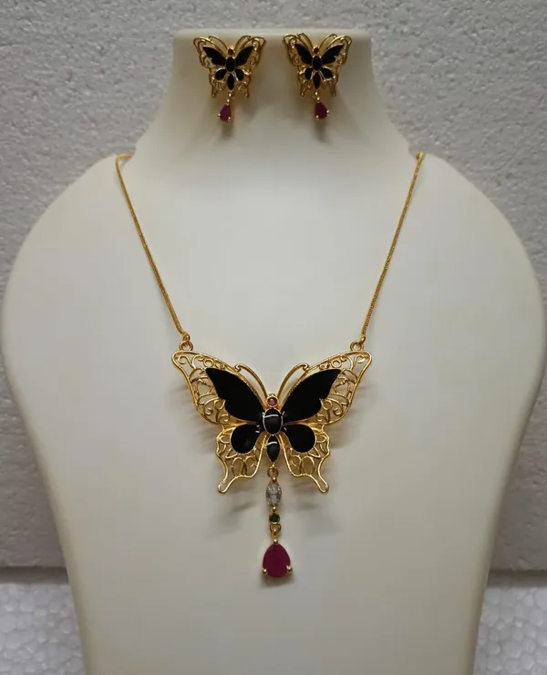 Purabi_Jewels_Valentine_Gift_Girlfriend_Wife_Gold_Plated_Crystal_Stone_Butterfly_Designer_Earrings_Chain_Pendant_Necklace_Combo_Jewellery_Set_For_Women_And_Girls_(Black)