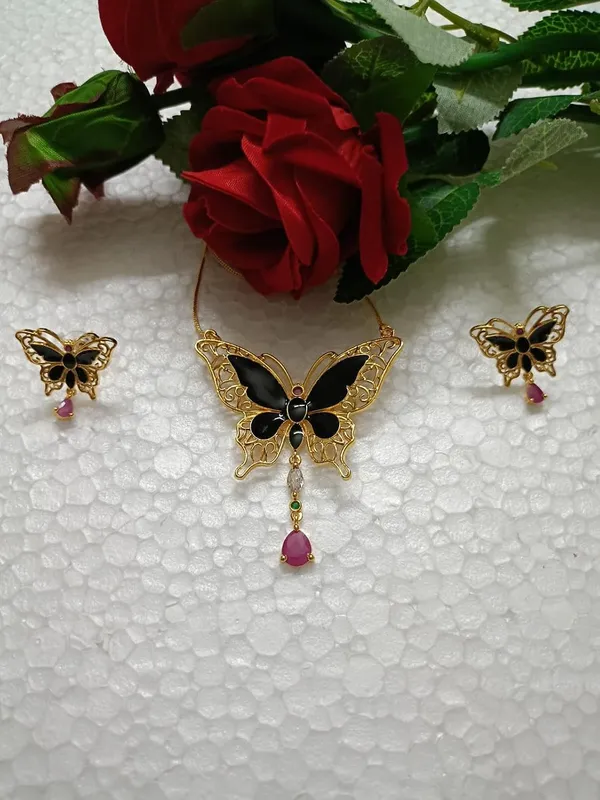 Purabi_Jewels_Valentine_Gift_Girlfriend_Wife_Gold_Plated_Crystal_Stone_Butterfly_Designer_Earrings_Chain_Pendant_Necklace_Combo_Jewellery_Set_For_Women_And_Girls_(Black)