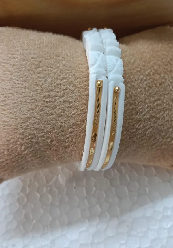 Purabi_Jewels_White_Shell_Shakha_Gold_Plated_Elephant_Mouth_Bangle
