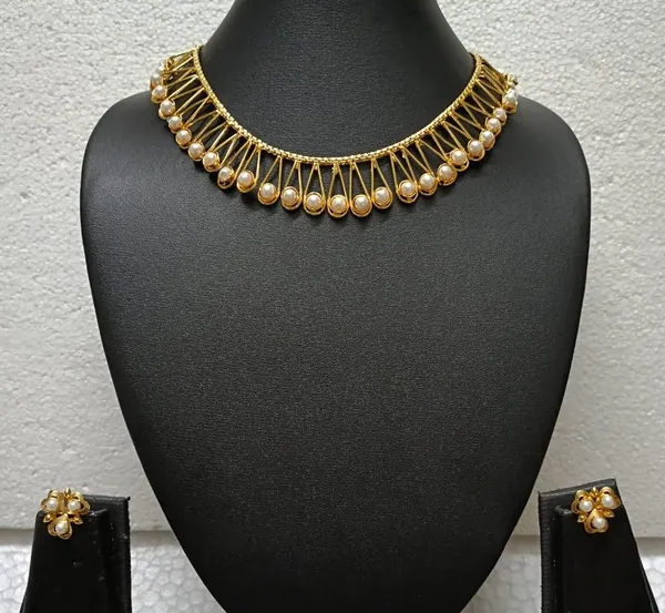 Purabi_Jewels_Gold_Plated_Pearl_String_Design_Necklace_Jewellery_Set_for_Women_Includes_Earrings,_Floral_Stud_Earrings,_Choker_Style,_Teardrop_Wire_Design,_Girls_&_Women