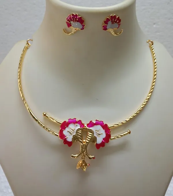 Purabi_Jewels_Gold_Polish_Pink_Flower_Design_Hasli_Necklace_Set