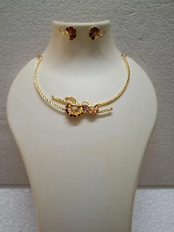 Purabi_Jewels_Gold_Polish_Maroon_Flower_Design_Hasli_Necklace_Set