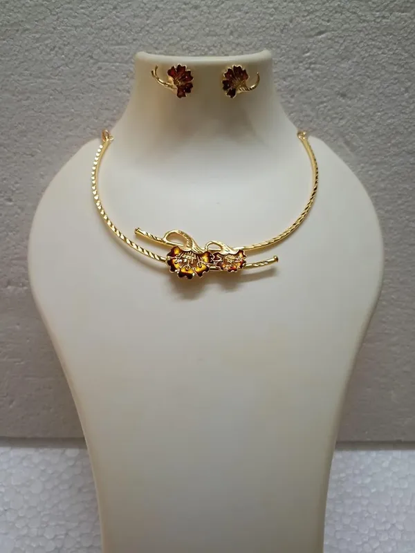 Purabi_Jewels_Gold_Polish_Maroon_Flower_Design_Hasli_Necklace_Set